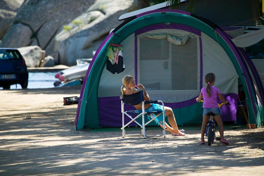 Отель Camping Baia Saraceno Палау Экстерьер фото